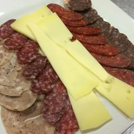 Can Serra 2* Pardines